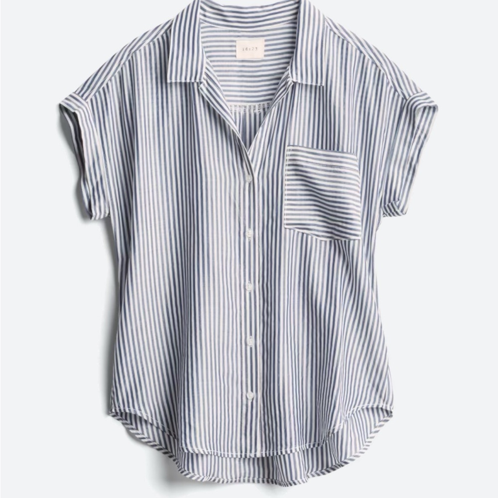 lD: 23 Hanford button down top